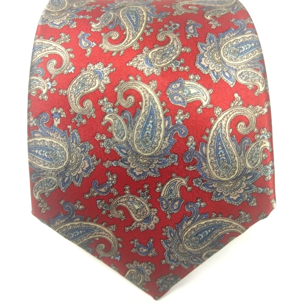 Etienne Aigner Red Paisley 100 % Silk Necktie